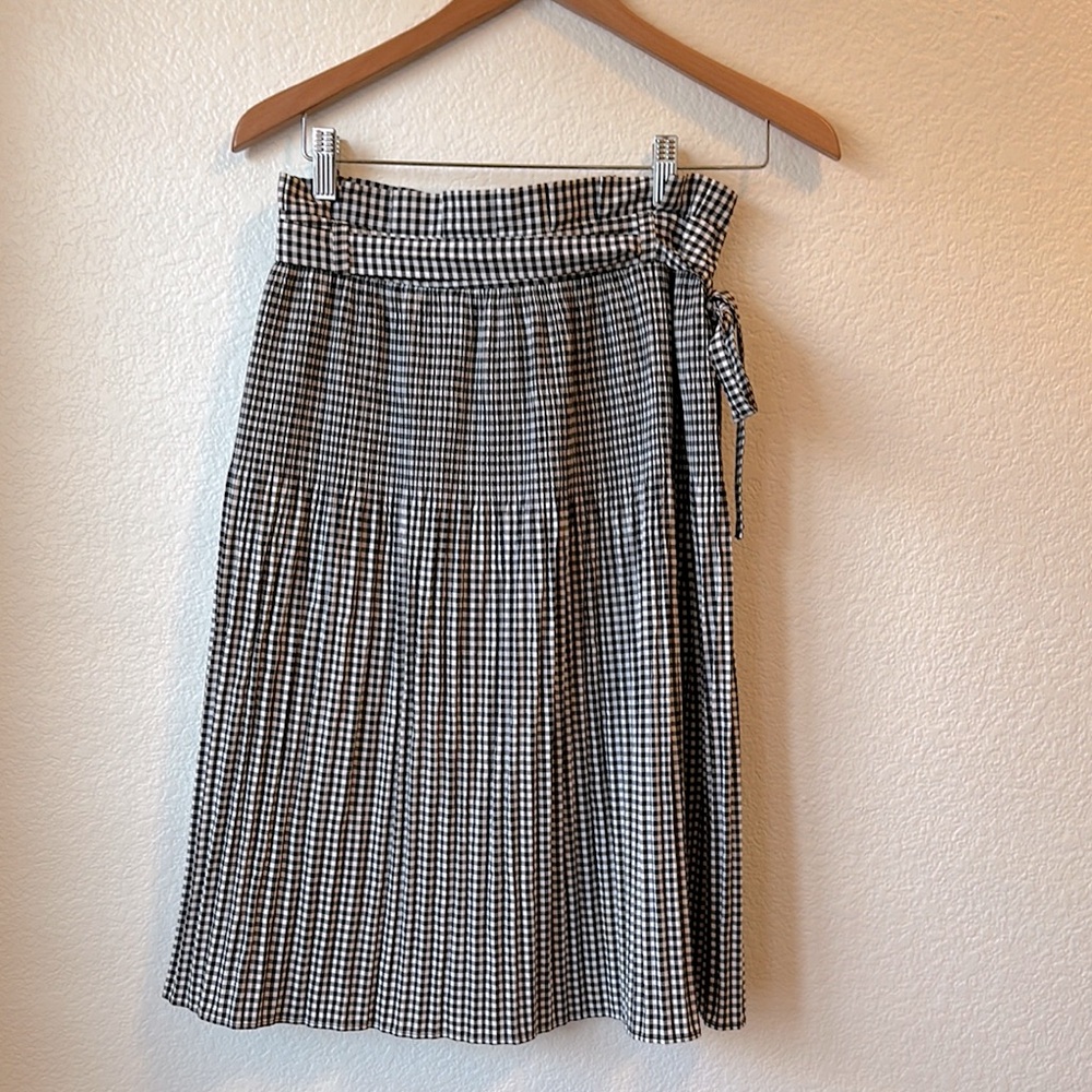 ZARA Basic Black and White Gingham pleated skirt